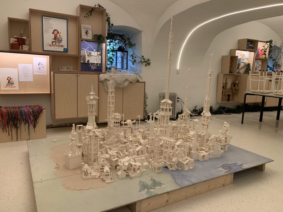 Atelier Muiderslot met bouwwerk van lego blokjes