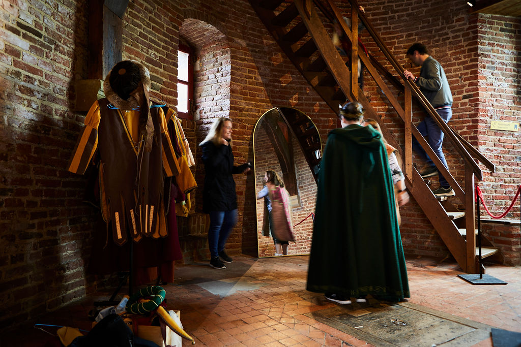 kinderen verkleden in de westertoren