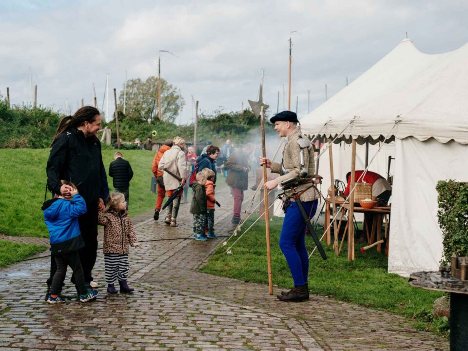 Tentjes buiten zichtbaar tijdens ambachtenweekend